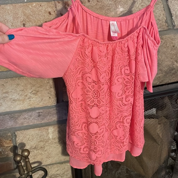 Cold shoulder blouse size M - Picture 2 of 4